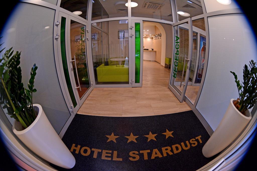 Hotel Stardust Nove Zamky Bagian luar foto